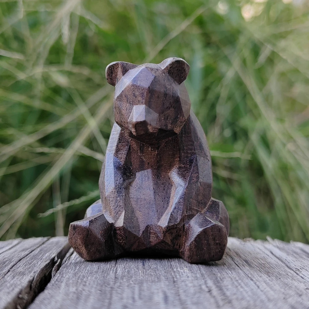 Ornement ours en bois sculpté style géométrique