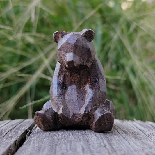 Ornement ours en bois sculpté style géométrique